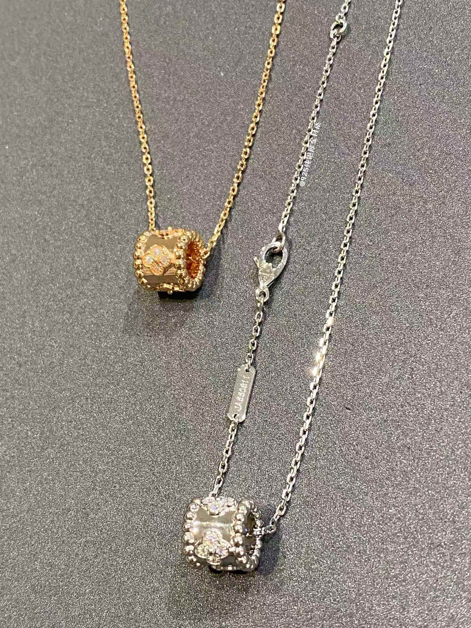 VCA Perlee Clovers Pendant Necklace - Original Replica Club
