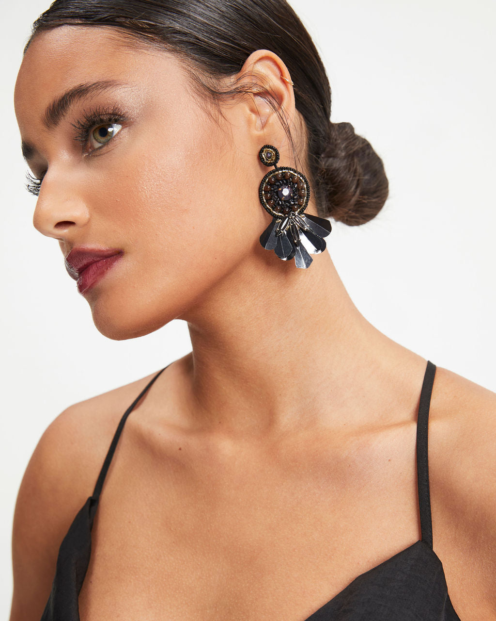 Natalia Beaded Drop Earrings - Black - Se7enfashion