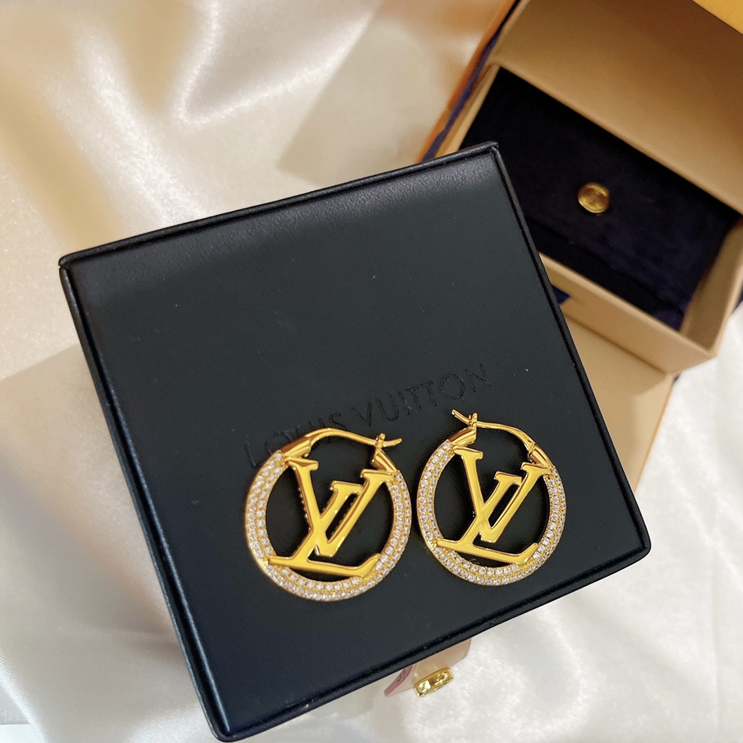 Louis Vuitton Letter Round Stud Earrings - Original Replica Club