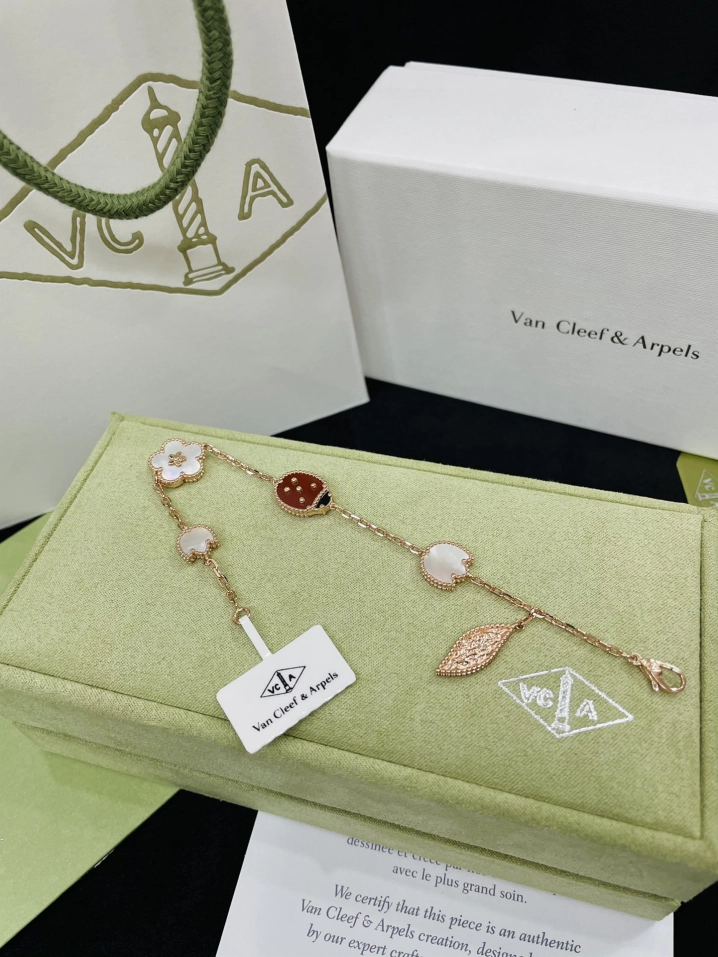 VCA Fauna Ladybug Lucky Spring Bracelet, 5 Motifs - Original Replica Club