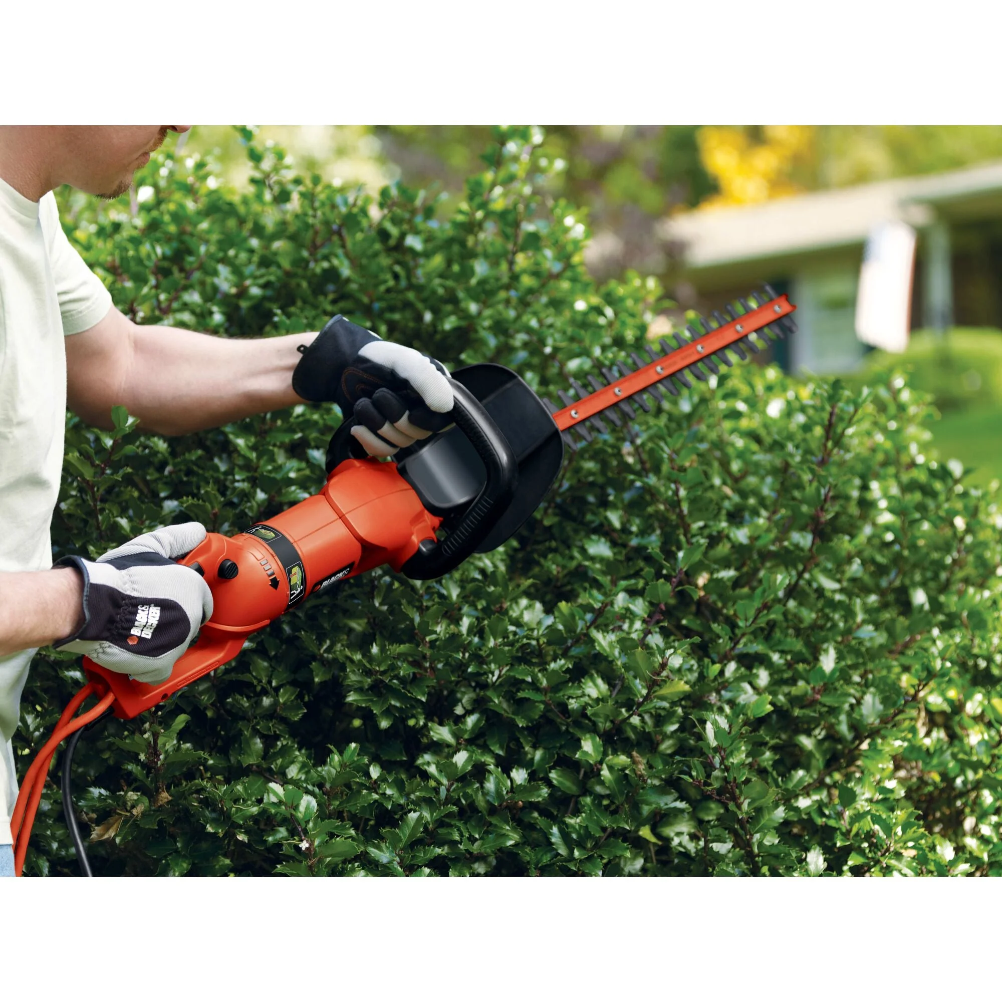 BLACK+DECKER HH2455 3.3 Amp HedgeHog 24" Hedge Trimmer with Rotating Handle - Image 21