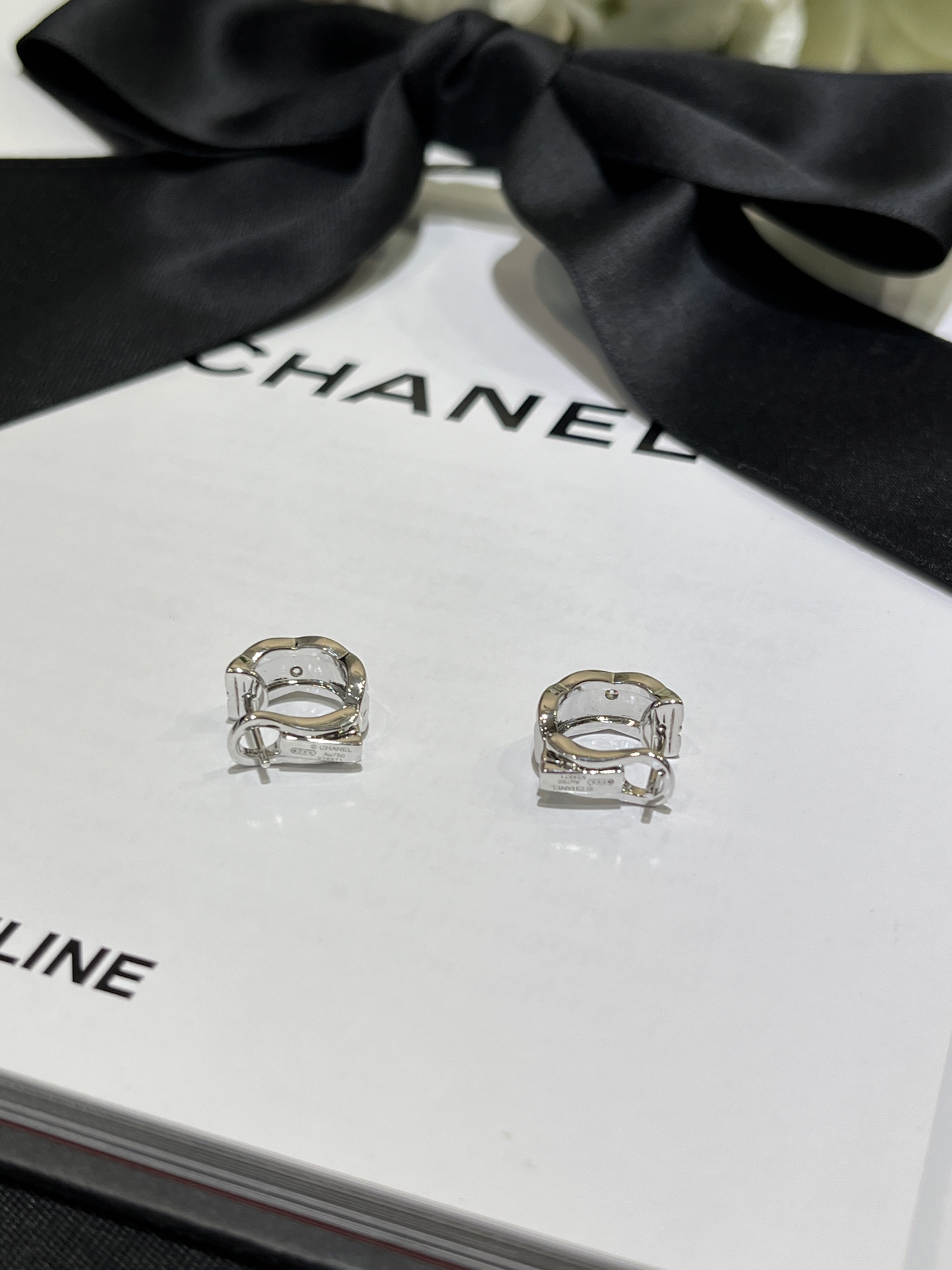 Chanel Coco Crush Hoop Stud Earrings - Original Replica Club