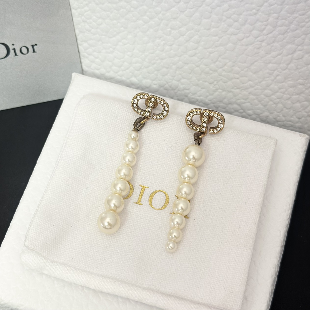 Dior Asymmetric Tassel Pearl Earrings - Original Replica Club