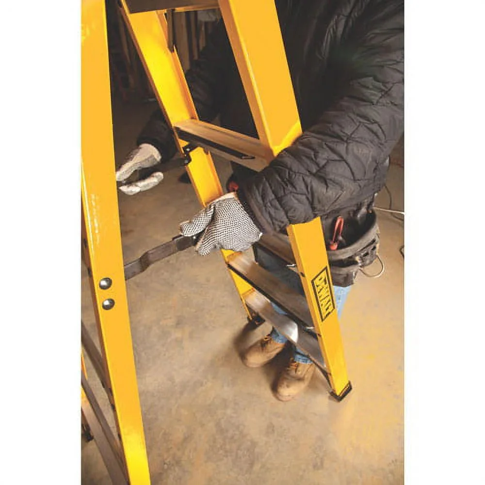 Dewalt Fiberglass Step Ladder, 4-Foot, Type IA, 300-Pound Load Capacity - DXL3010-04 - Image 4 Dewalt Fiberglass Step Ladder, 4-Foot, Type IA, 300-Pound Load Capacity - DXL3010-04 - Image 4