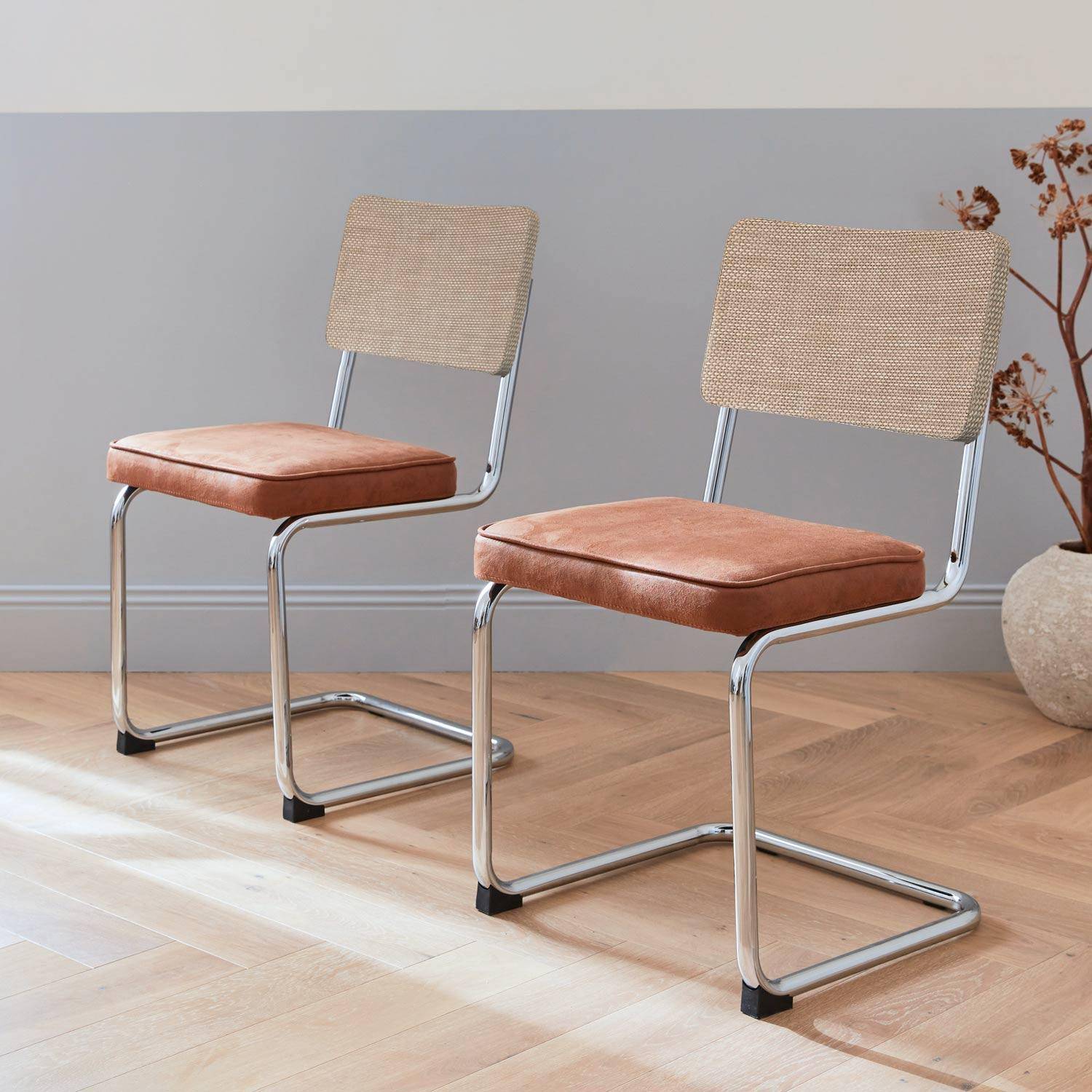Maja - Silla cantilever con respaldo efecto ratán, set de 2