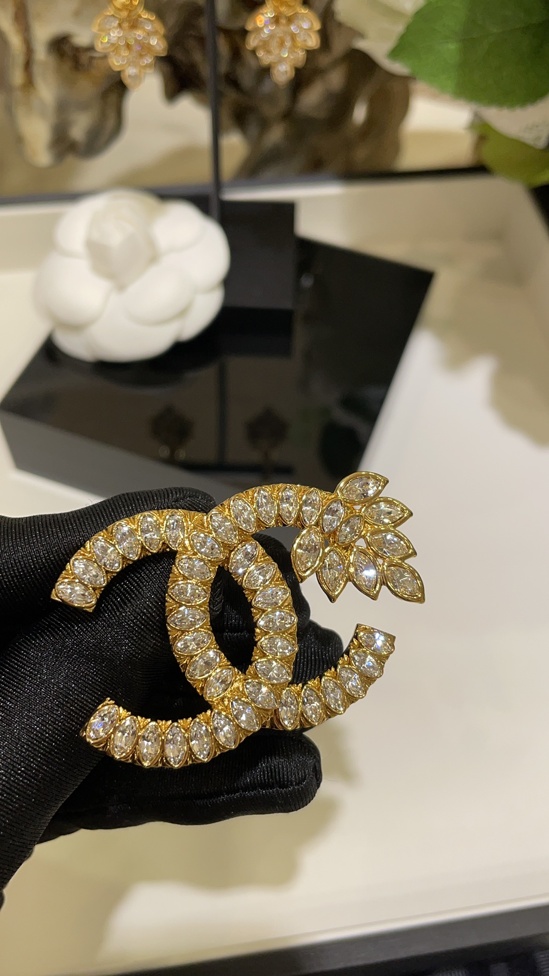 Chanel Luxury Full Diamond Ear of Wheat CC Brooch - Original Replica Club