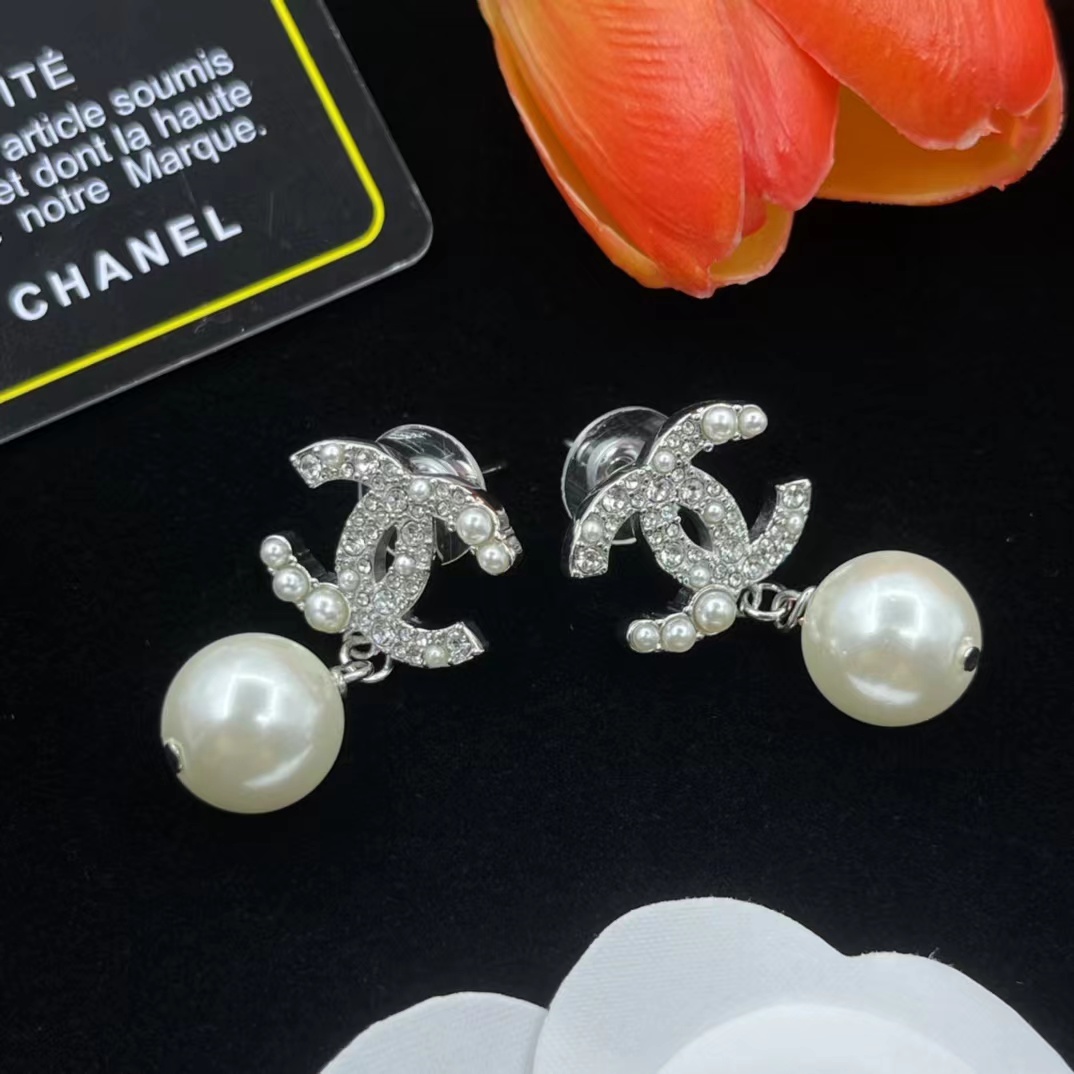 Chanel Prom Pearl Dangle Earrings - Original Replica Club