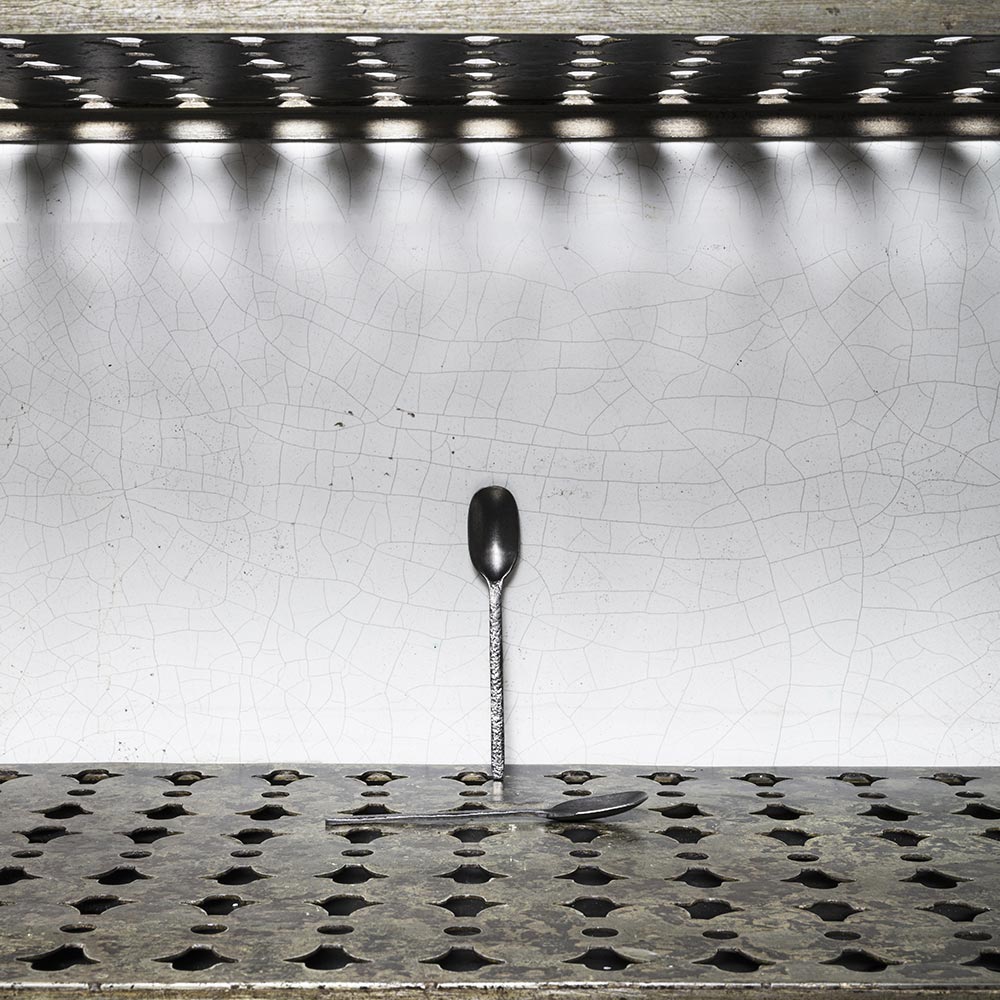 Cuillère en métal martelé - Anthracite - La Nouvelle Table