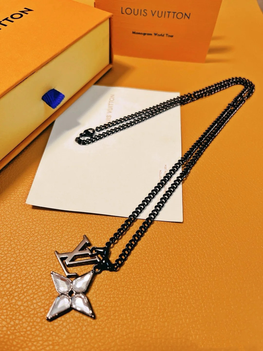 Louis Vuitton Unisex Clover LV Charm Necklace - Original Replica Club
