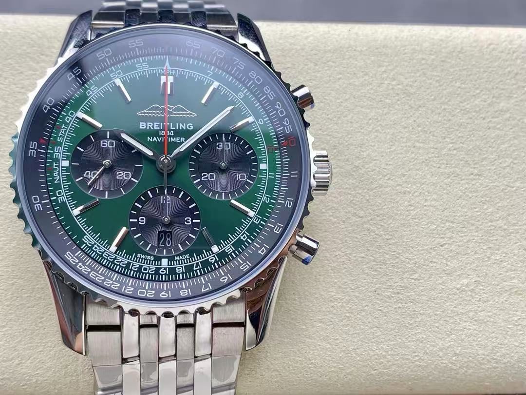 Replica Breitling Navitimer Men Automatic Green Stainless Steel Watch AB0137241L1A1