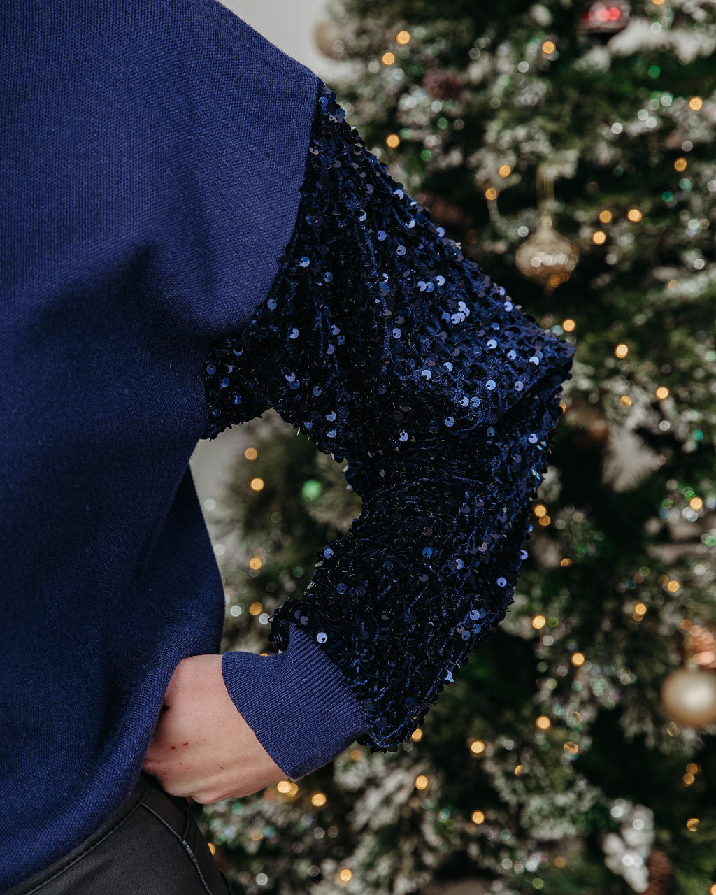 Yumi Contrast Sequin Knit Sweater - Navy - Se7enfashion