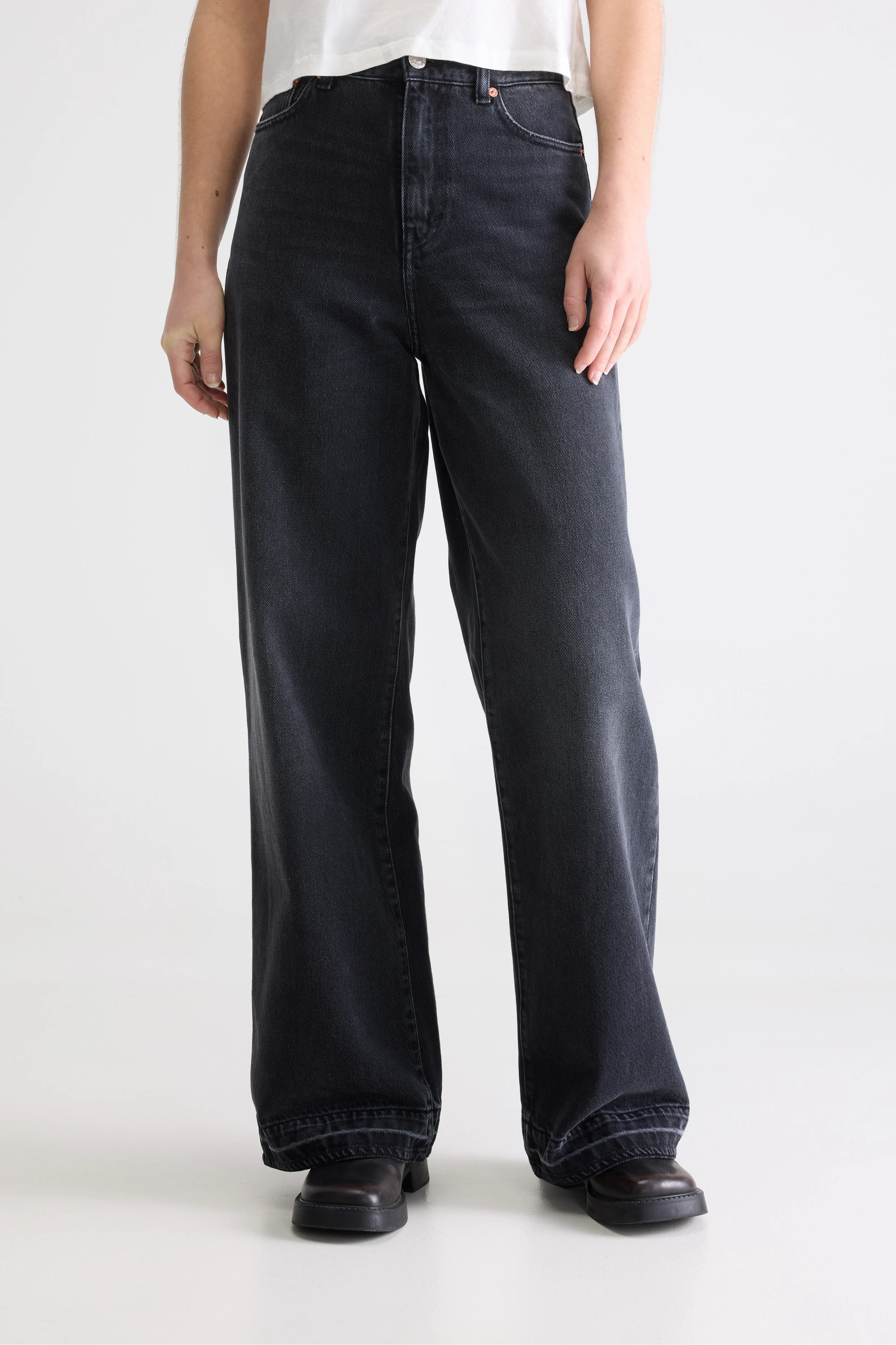 Bellerose Denim N. 64 - Wide used black jeans (252 / W / USED BLACK)