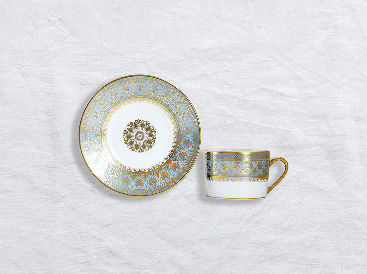 Tasse et soucoupe à thé
