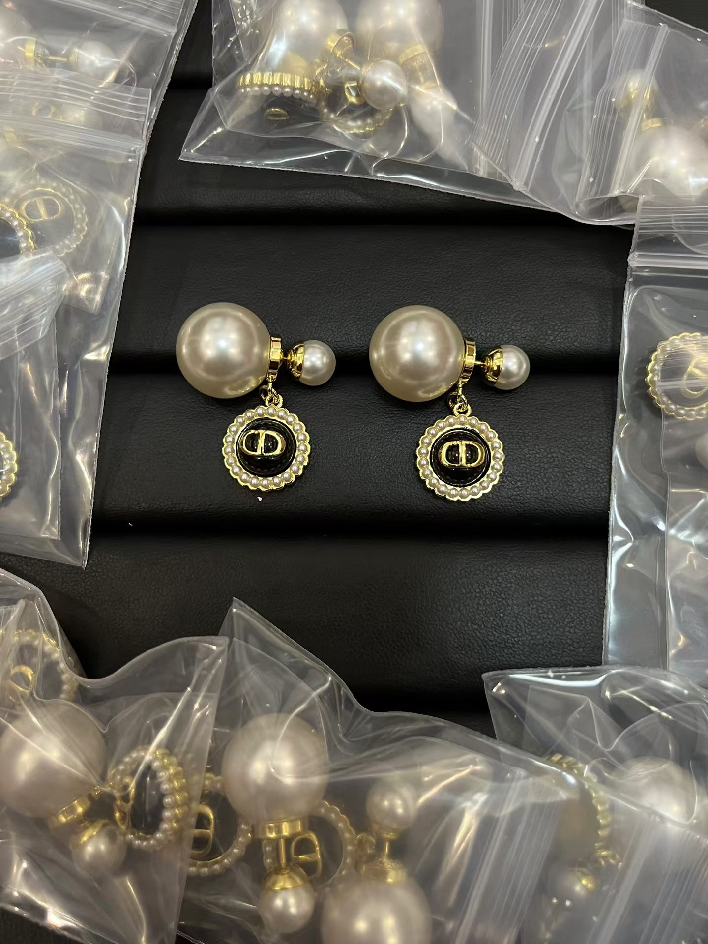 Dior Pearl Earrings Round CD Drop - Original Replica Club
