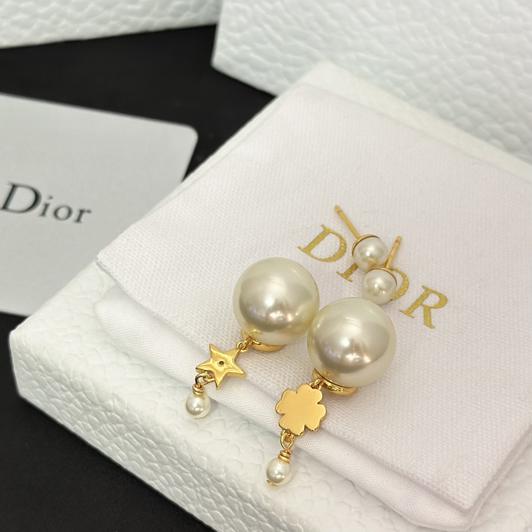 Dior Asymmetric Star Clover Dangle Pearl Earrings - Original Replica Club
