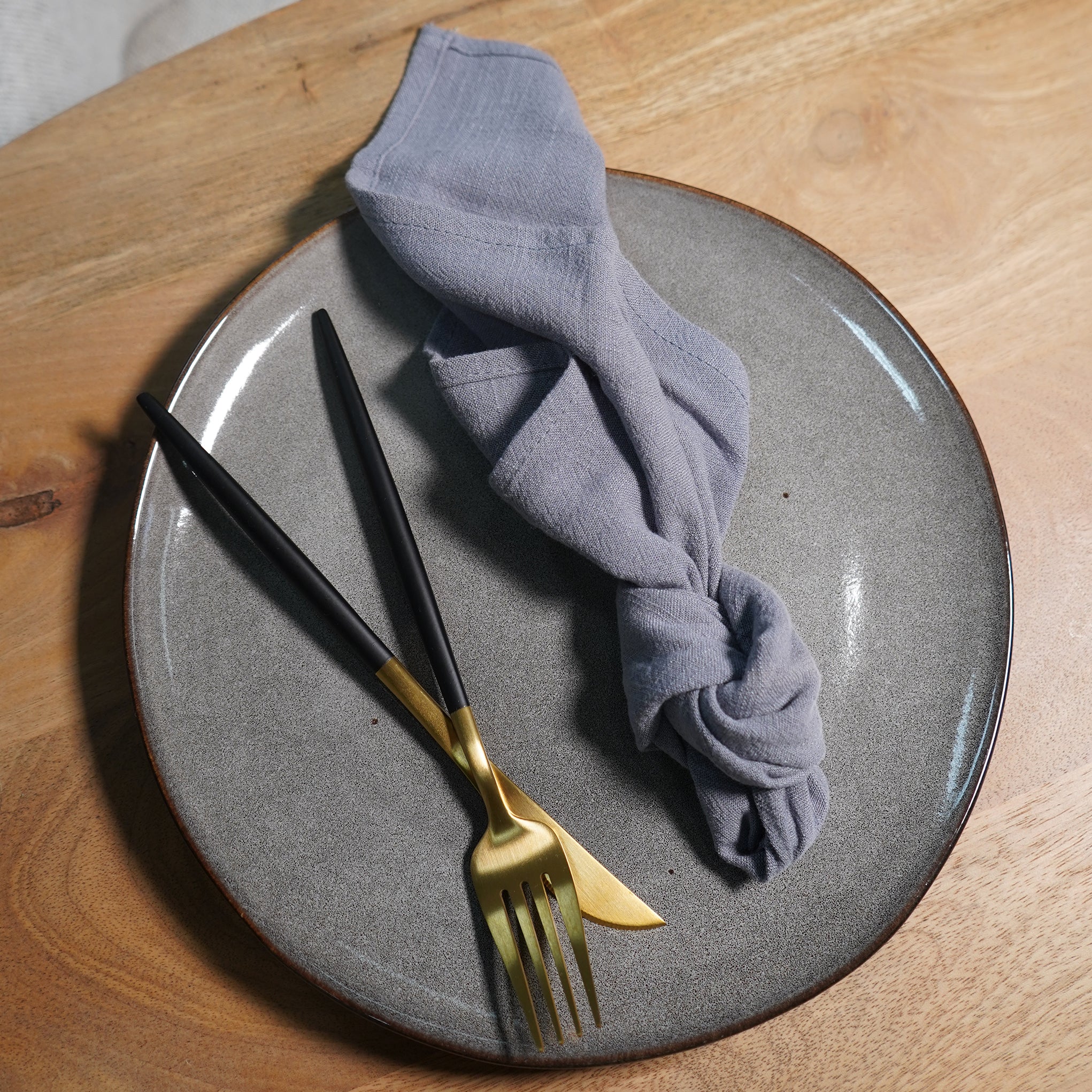 Krumble Bestekset (rond) - 24 delig - 6 persoons - Goud en zwart