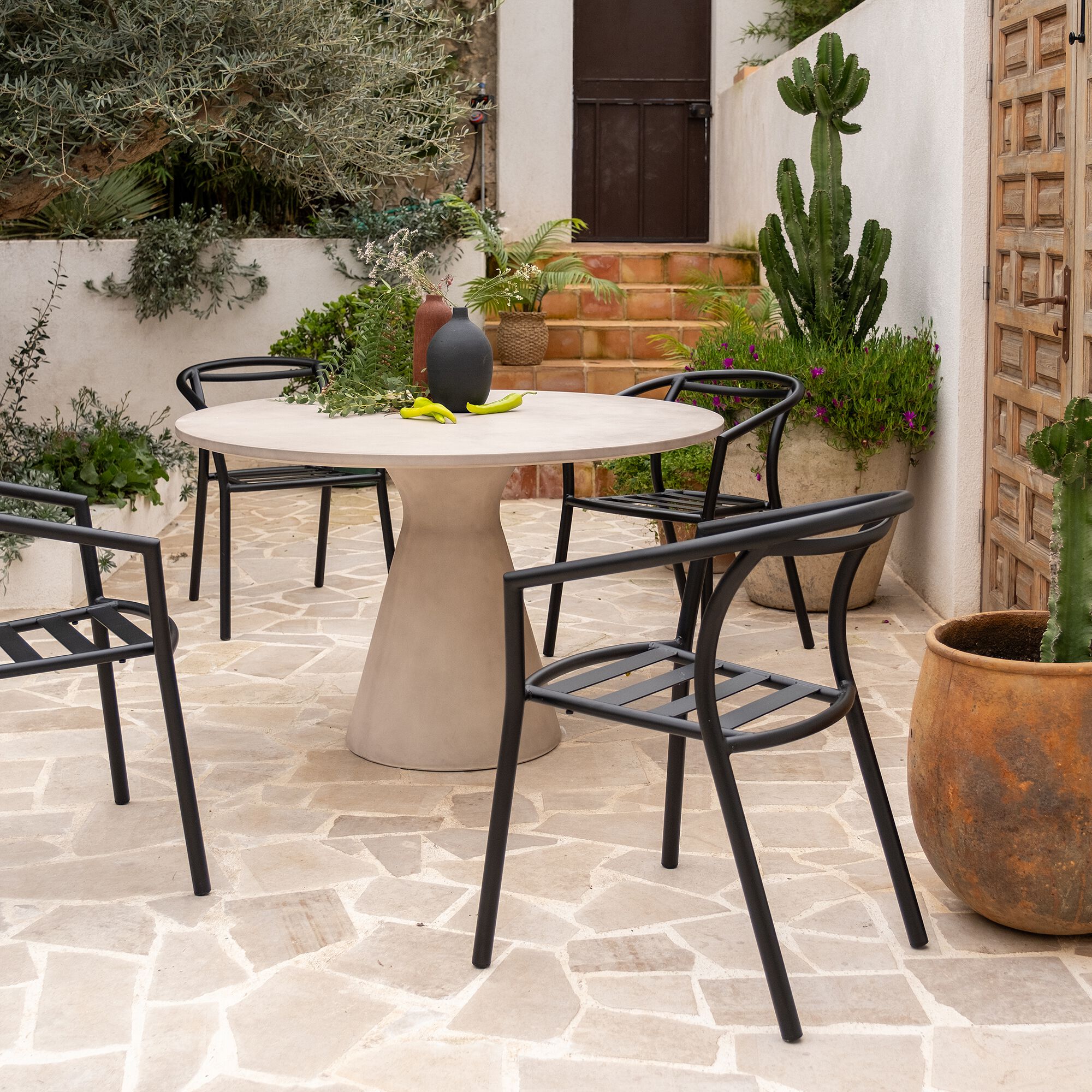 LAZZARO - Chaise de jardin avec accoudoirs en aluminium - noir