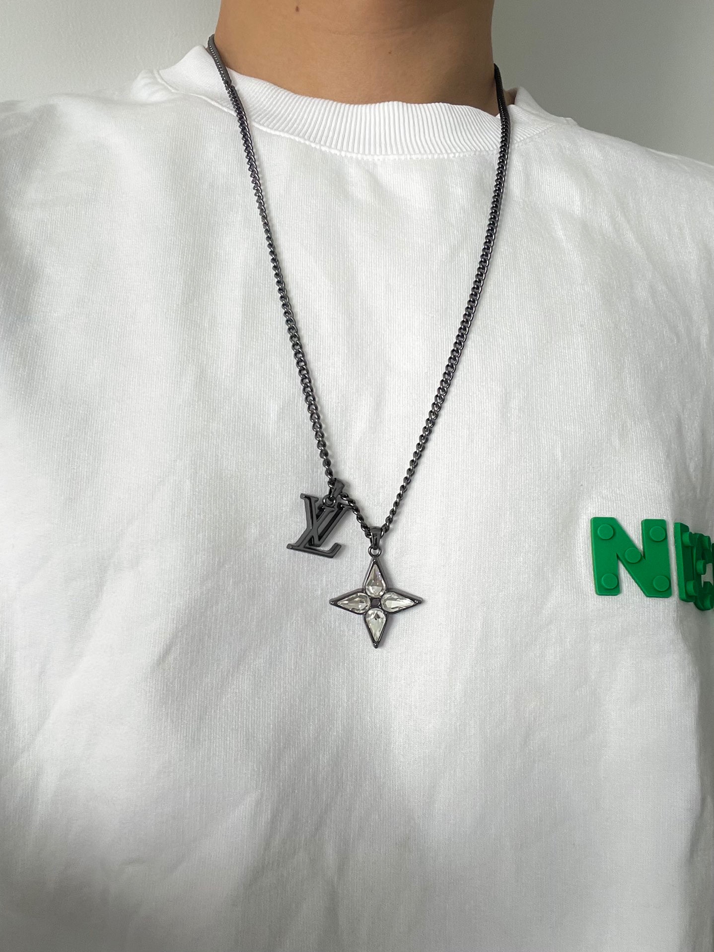 Louis Vuitton Unisex Clover LV Charm Necklace - Original Replica Club
