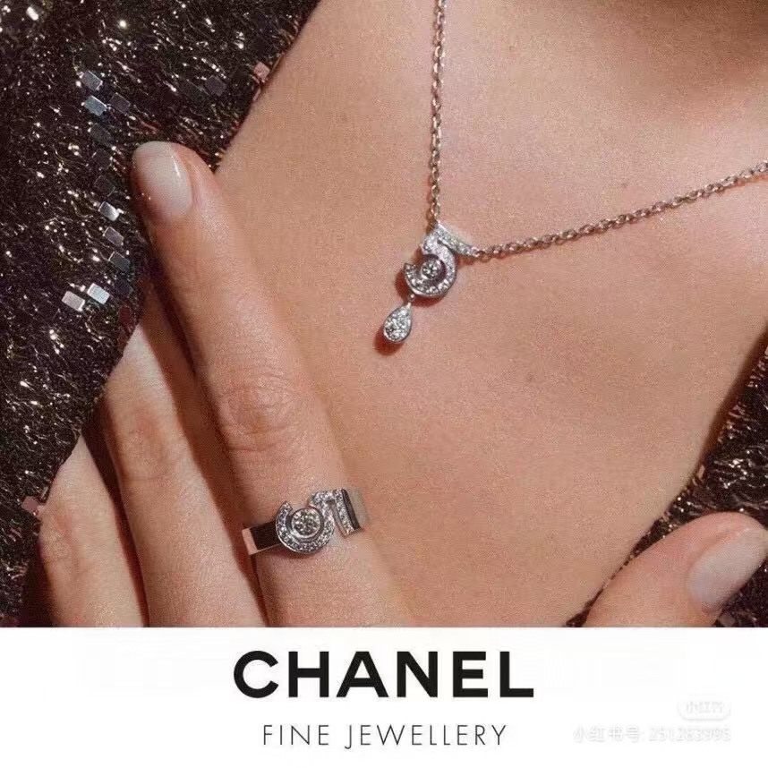 Chanel NO.5 Teardrop Pendant Necklace - Original Replica Club