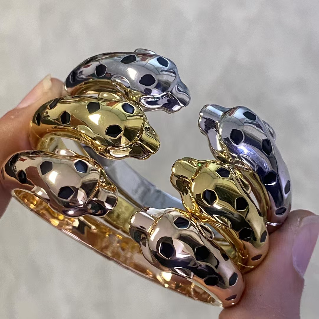 Cartier Leopard Head Panthère de Bracelet Bangle - Original Replica Club