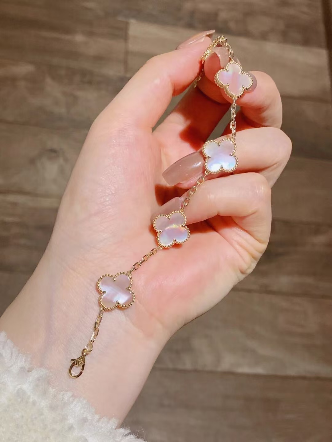 VCA Pink Mother of Pearl Vintage Alhambra Bracelet 5 Motifs - Original Replica Club