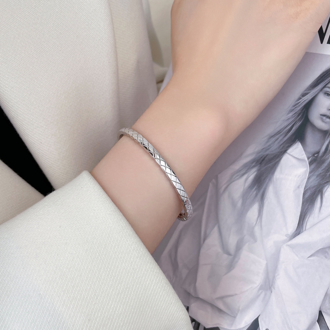 Chanel Coco Crush Bangle Bracelet - Narrow Version No Diamond - Original Replica Club