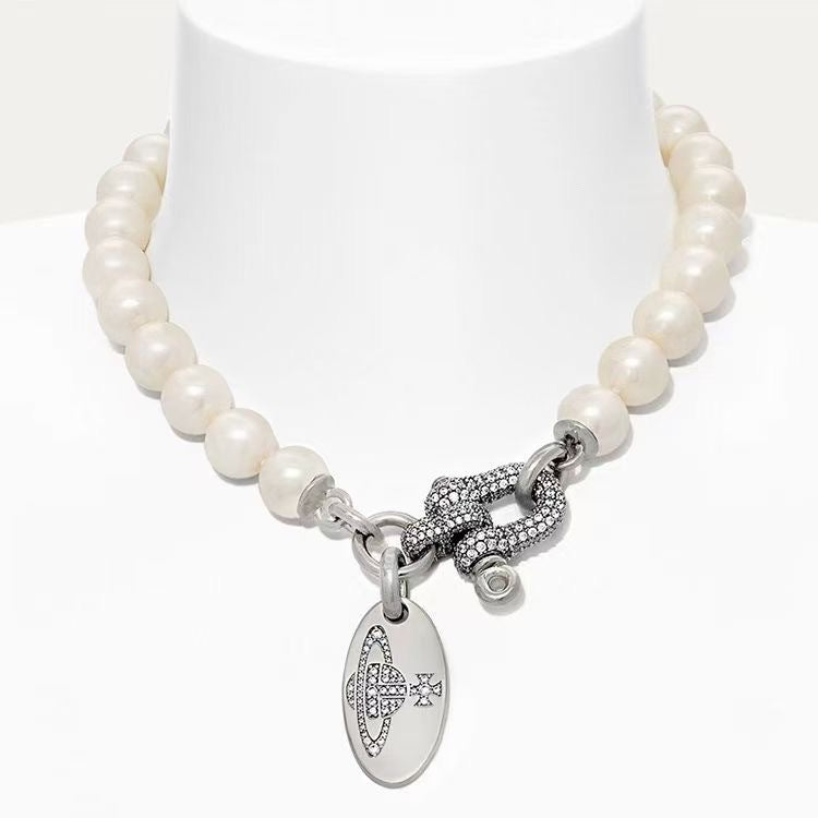 Vivienne Westwood Horseshoe Clasp Saturn Pearl Necklace - Original Replica Club