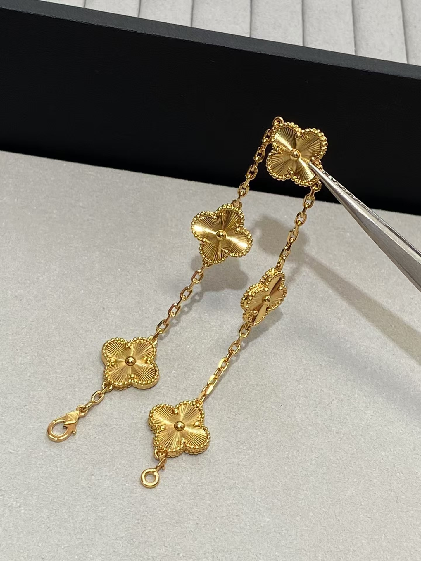 VCA Gold-tone Guilloche Vintage Alhambra Bracelet 5 Motifs - Original Replica Club