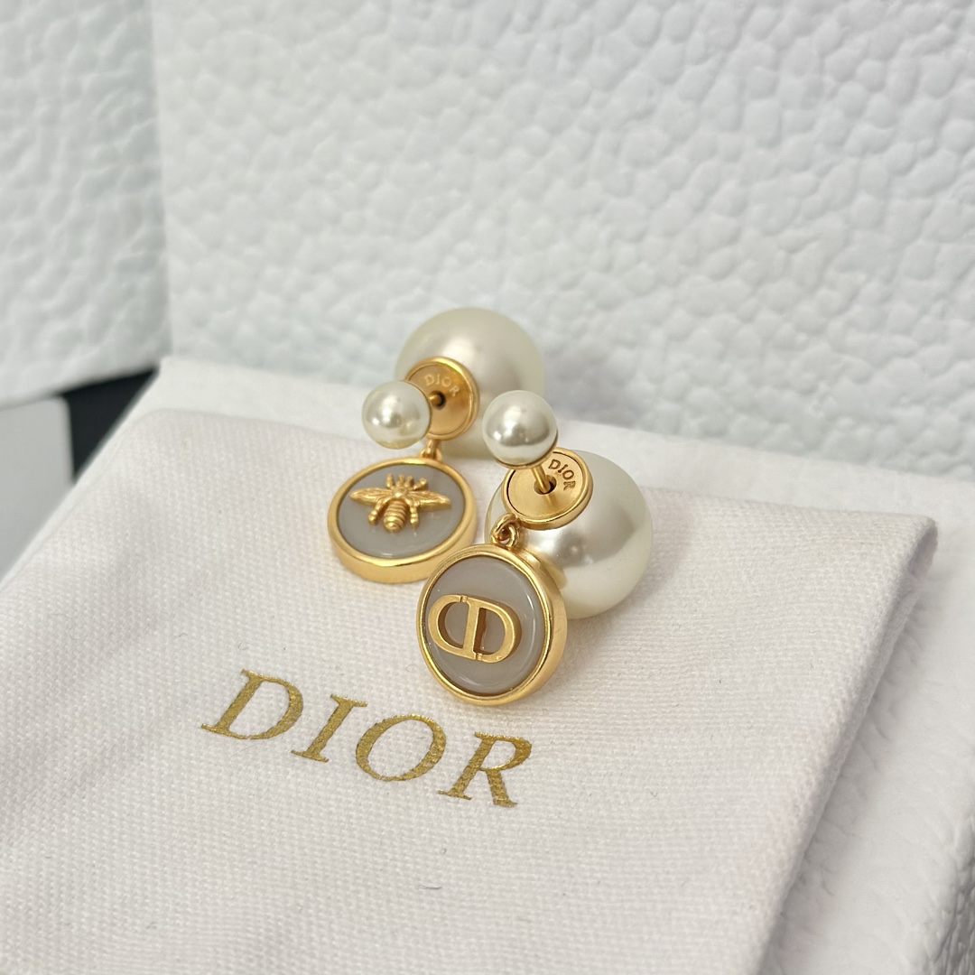 Dior Bee Pearl Earrings - Original Replica Club