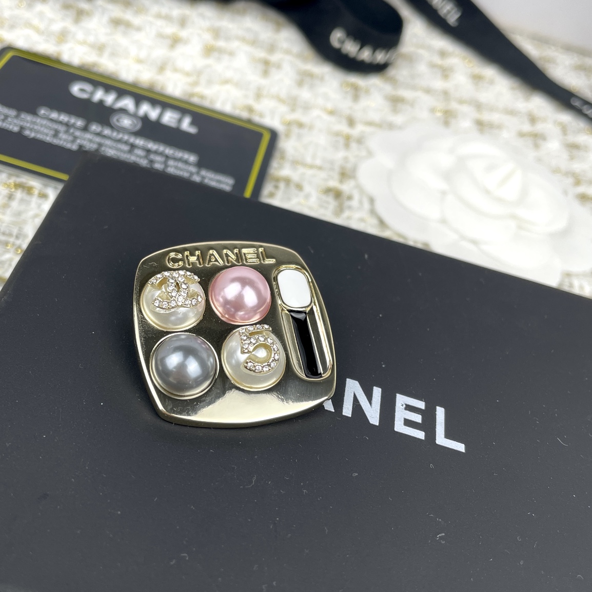 Chanel Eyeshadow Palette Brooch - Original Replica Club