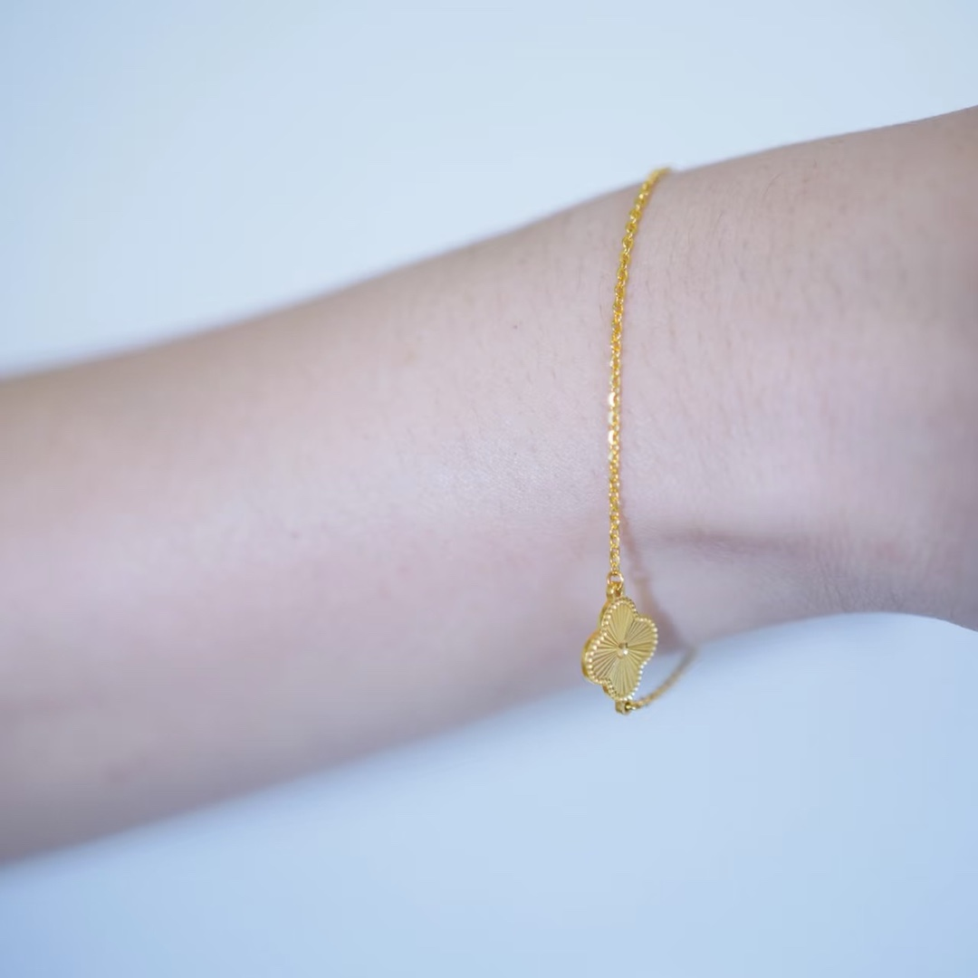 VCA Gold-Toned Guilloche Sweet Alhambra Bracelet 1 Motif - Original Replica Club