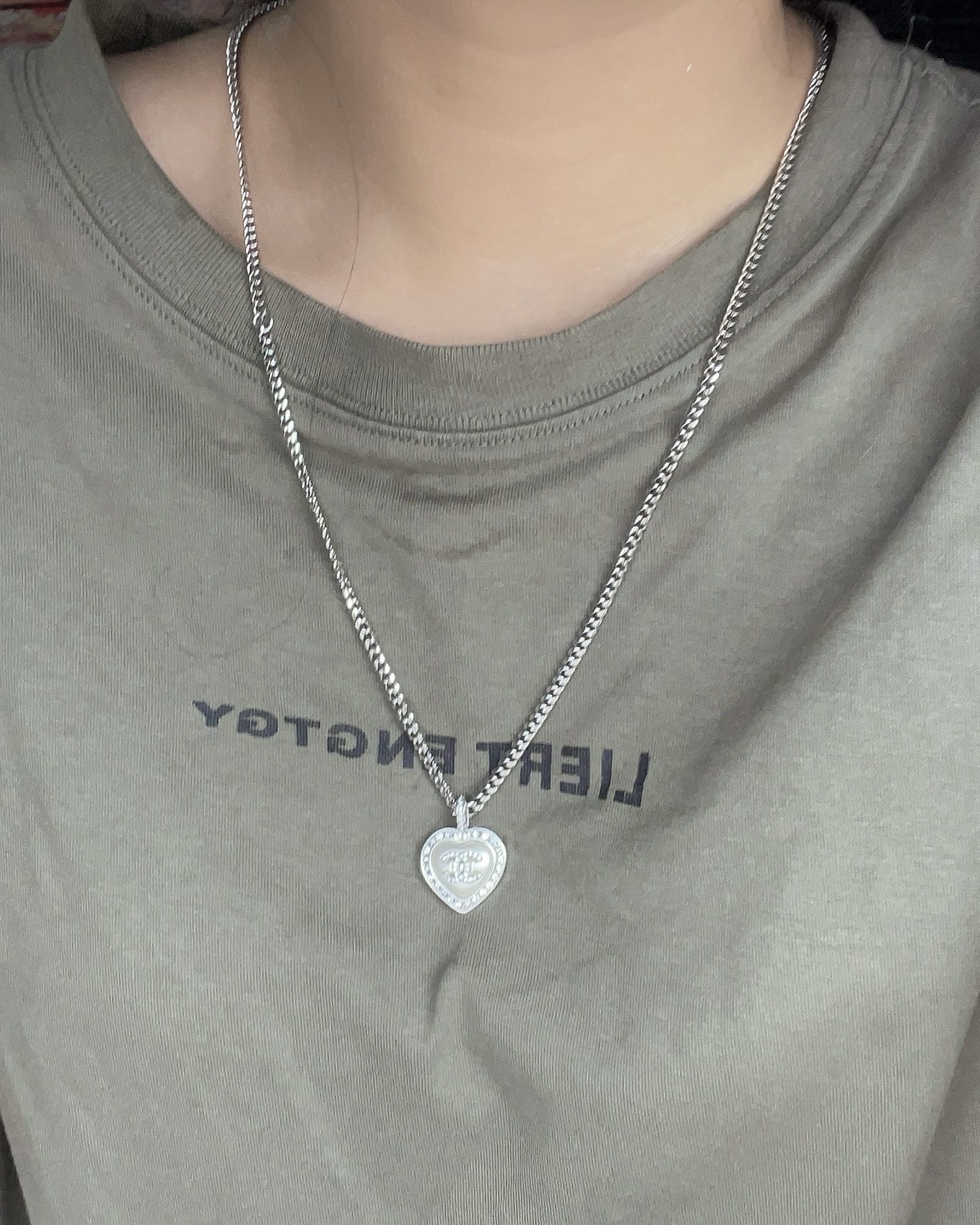 Chanel Heart Pendant Minimalistic Chain Necklace - Original Replica Club