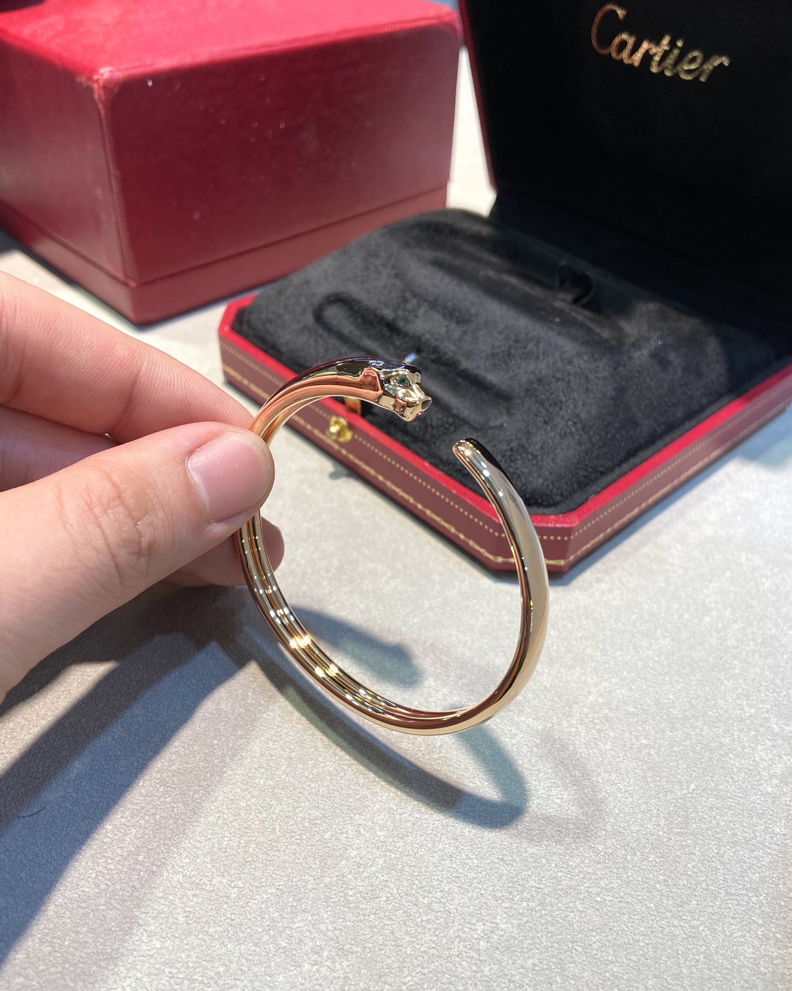 Cartier Smooth Panthère de Bracelet Open Cuff Bangle - Original Replica Club