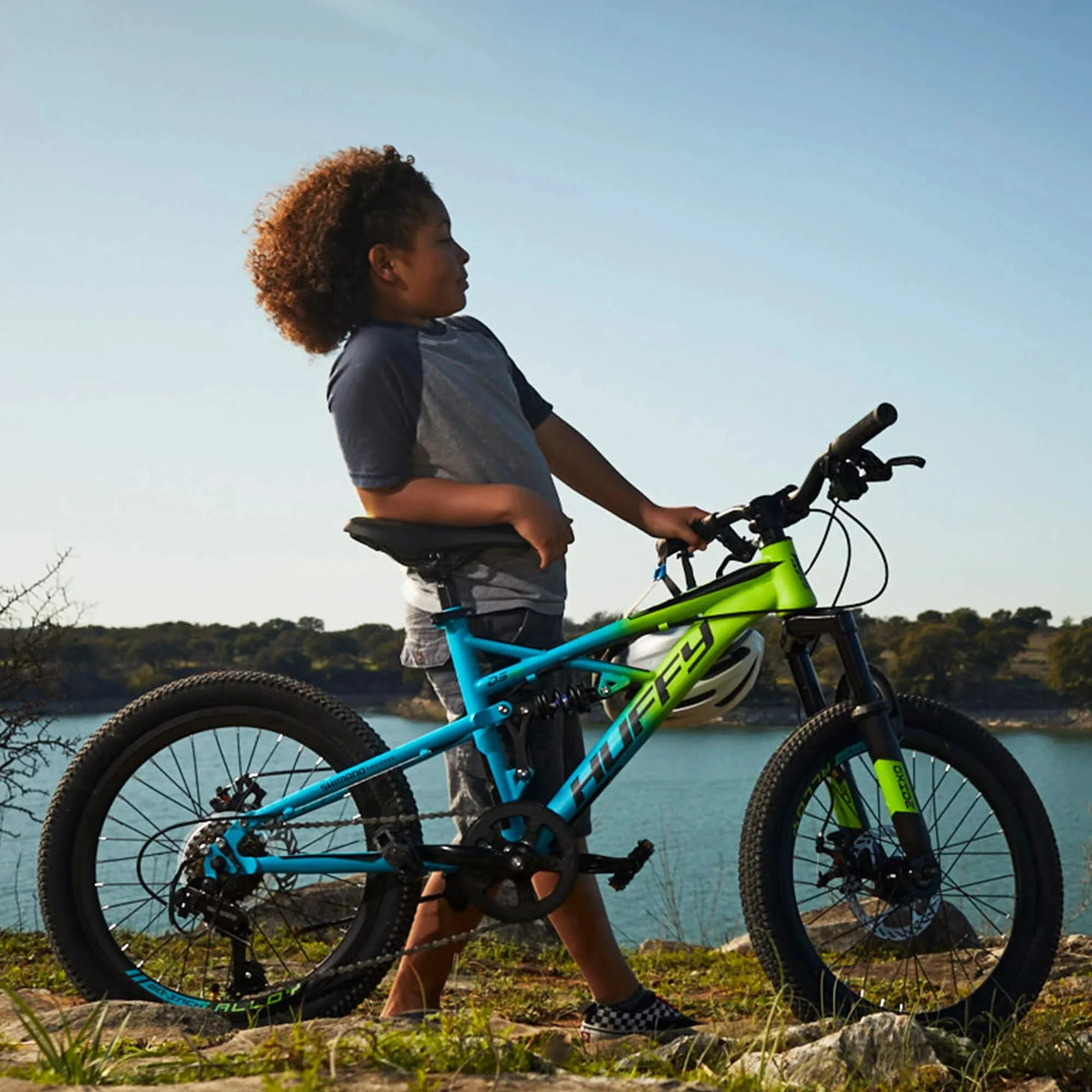 Huffy 20-inch Oxide Boys Mountain Bike, Lime / Blue - Image 2 Huffy 20-inch Oxide Boys Mountain Bike, Lime / Blue - Image 2