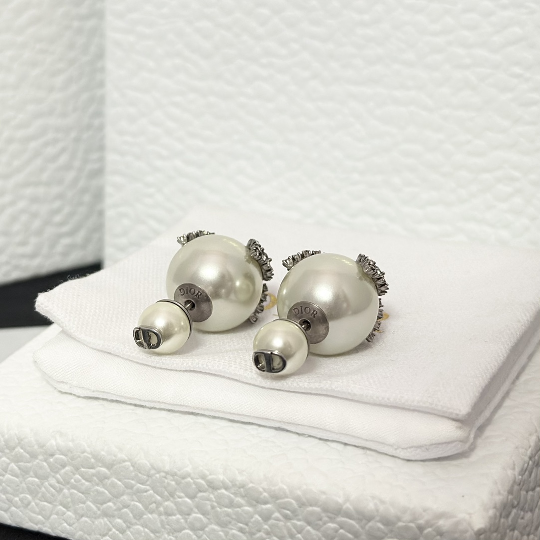 Dior Butterfly Paved on Pearl Stud Earrings - Original Replica Club