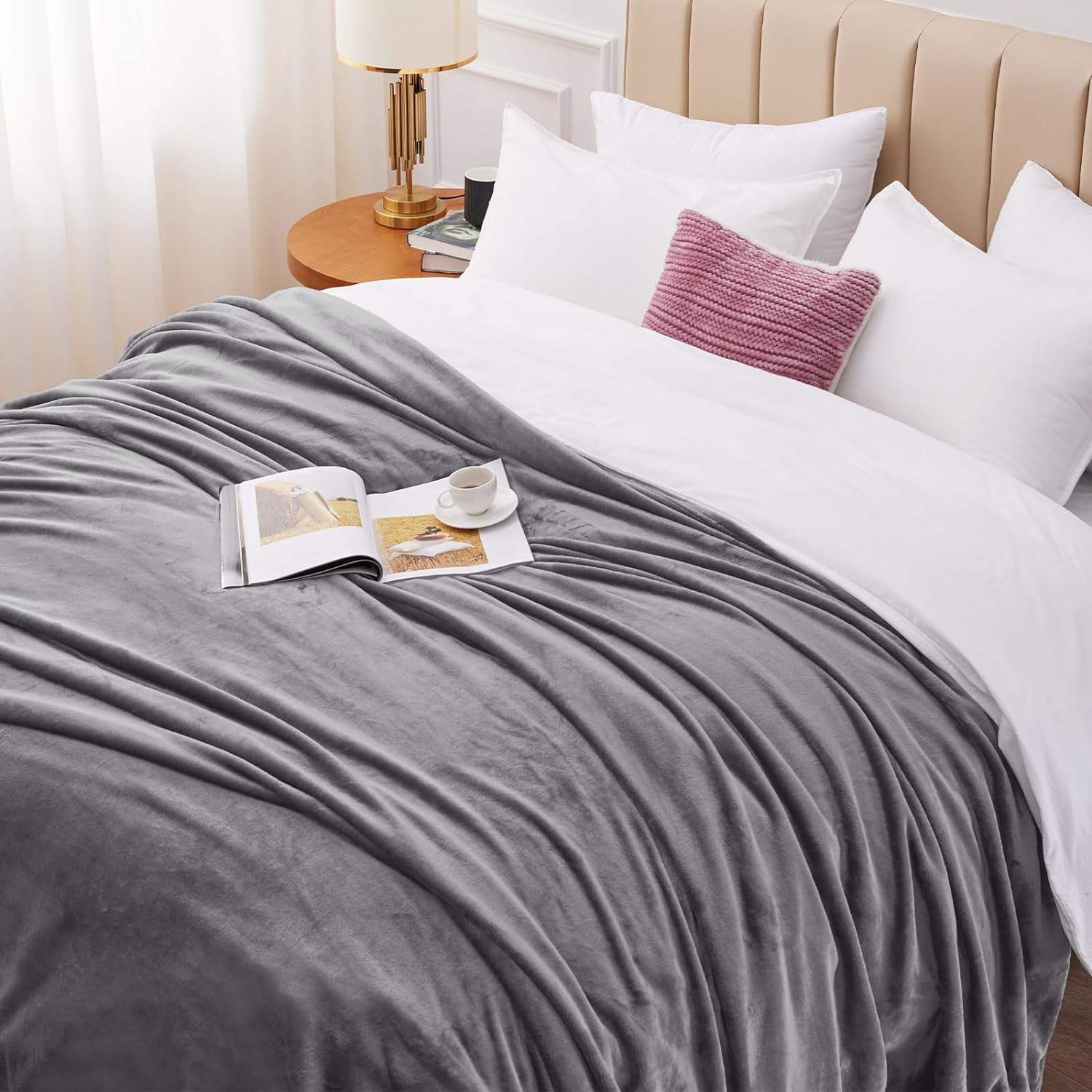Lightweight Flannel Fleece Throw Blanket, Super Soft Warm Fuzzy Blanket for Couch Bed Home Hotel Use