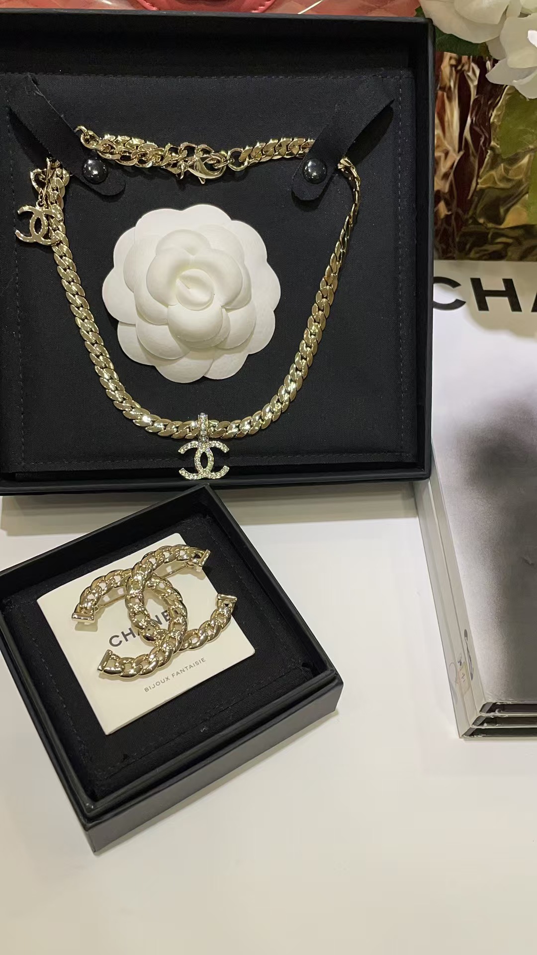 Chanel Chunky Flat Cuban Chain Necklace - Original Replica Club