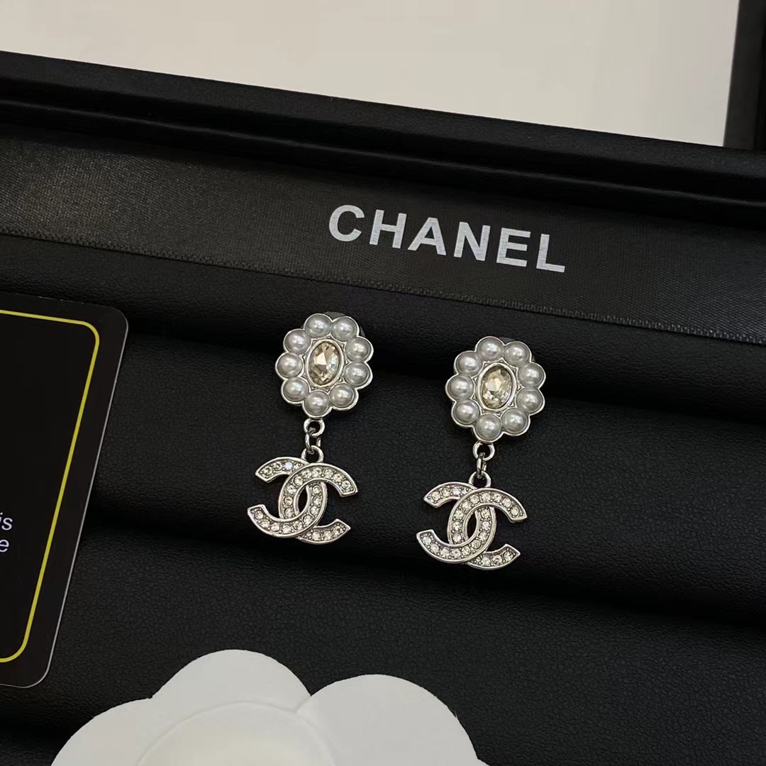 Chanel Pearl Flower Stud Earrings - Original Replica Club