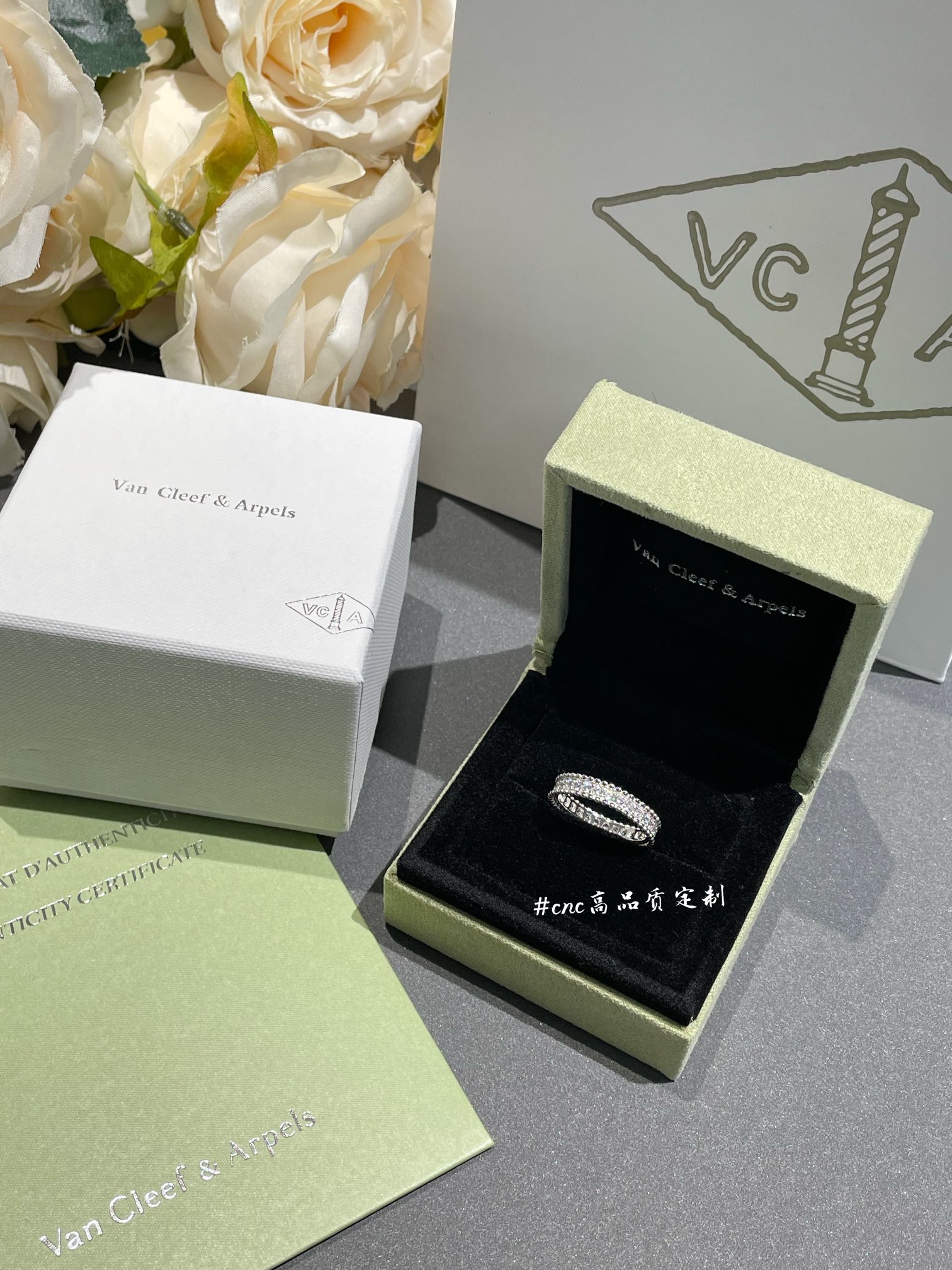 VCA Perlee Diamonds Ring, 1 Row - Original Replica Club