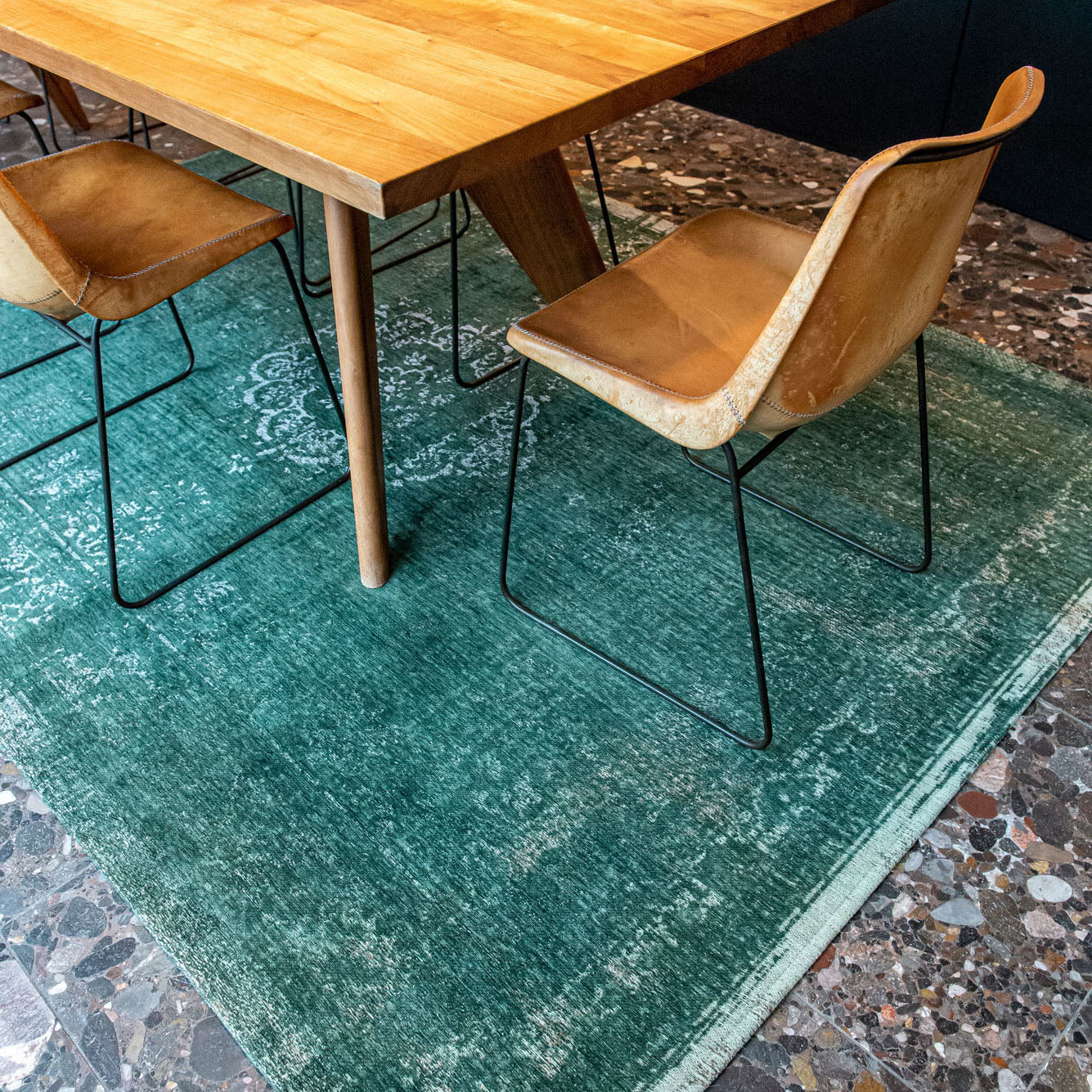 Louis de Poortere Medallion Fading World Vloerkleed 200 x 280 cm - Maj