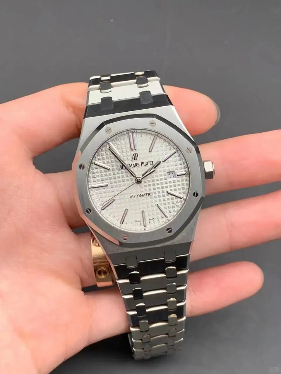 Audemars Piguet Royal Oak Selfwinding Silver 15400ST.OO.1220ST.02
